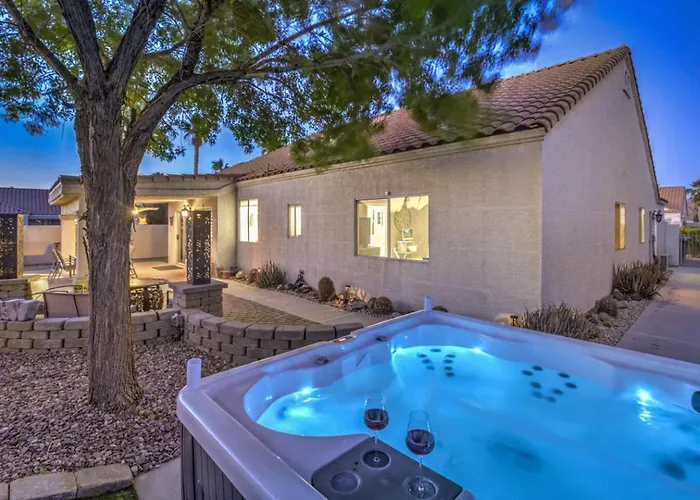 Family Fun For Everyone In Las Vegas- 4 Bedrooms, Billiards, Game Room